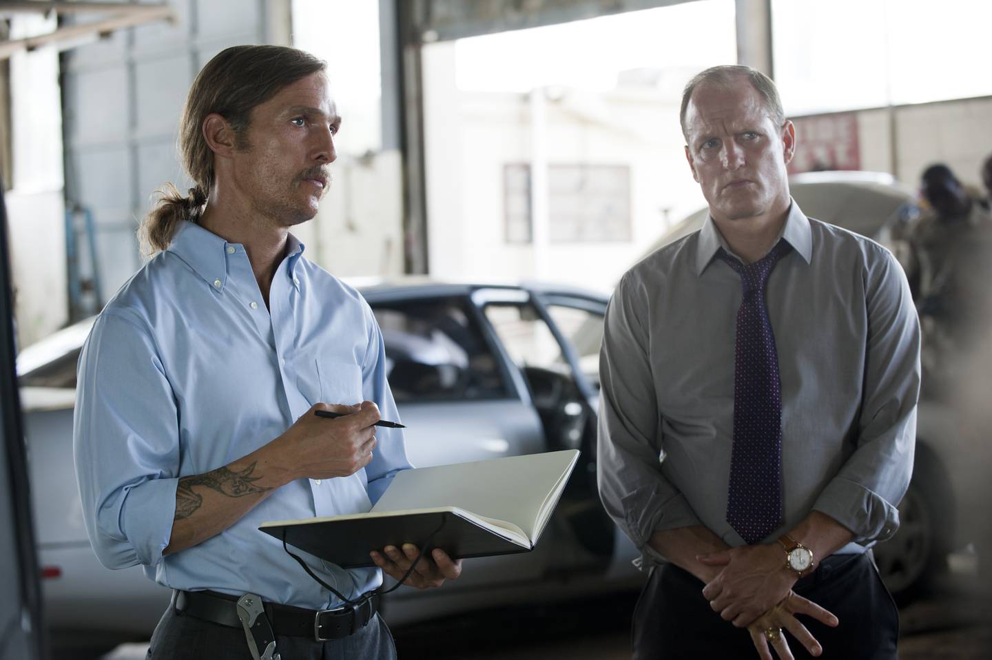 Rust Cohle (Matthew McConaughey) og Martin Hart (Woody Harrelson) er overbevisende som etterforskere i den første sesongen av «True Detective», den beste av de tre i denne serien.